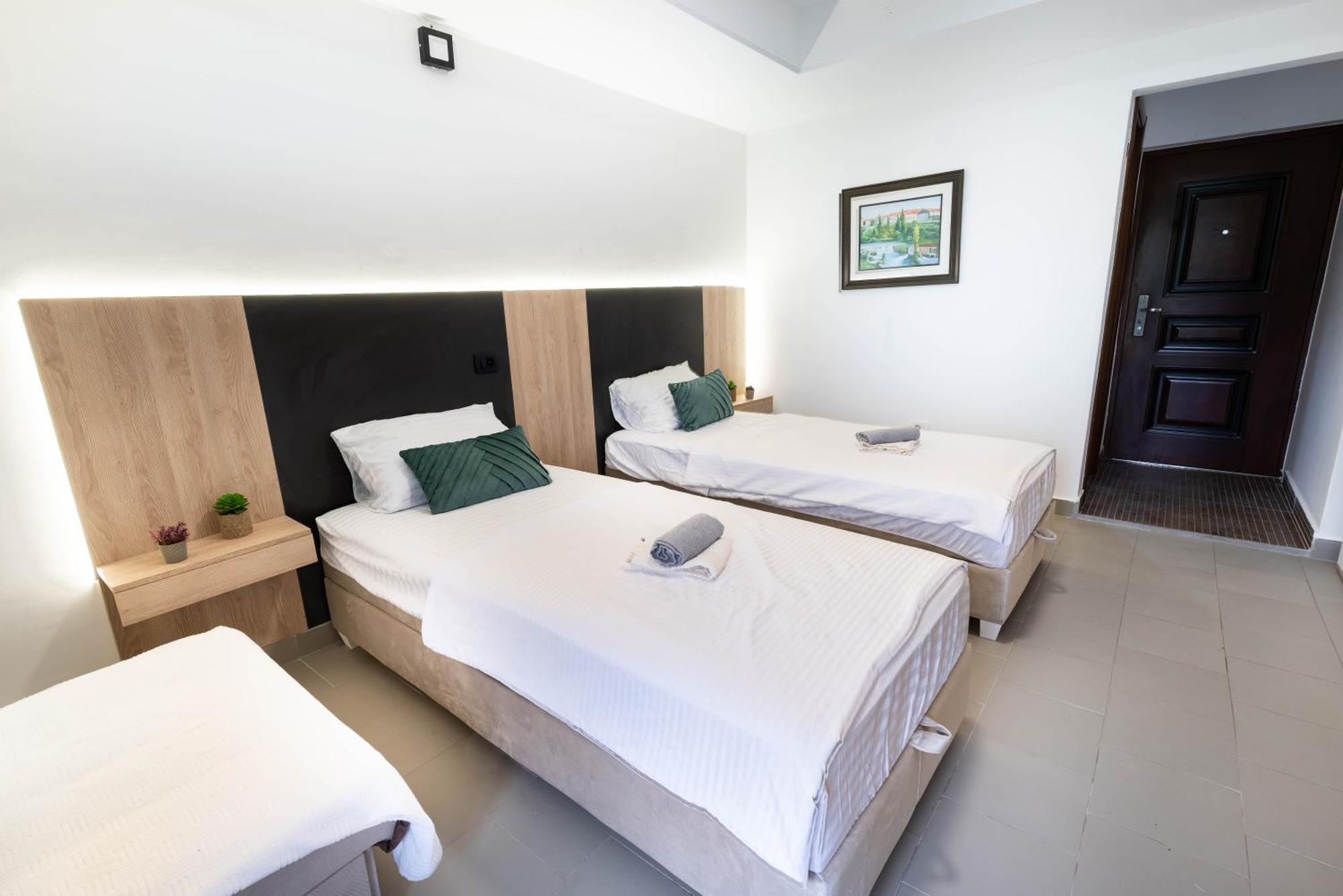 Studio Apartment Cudo Nevidjeno Karuc ภายนอก รูปภาพ