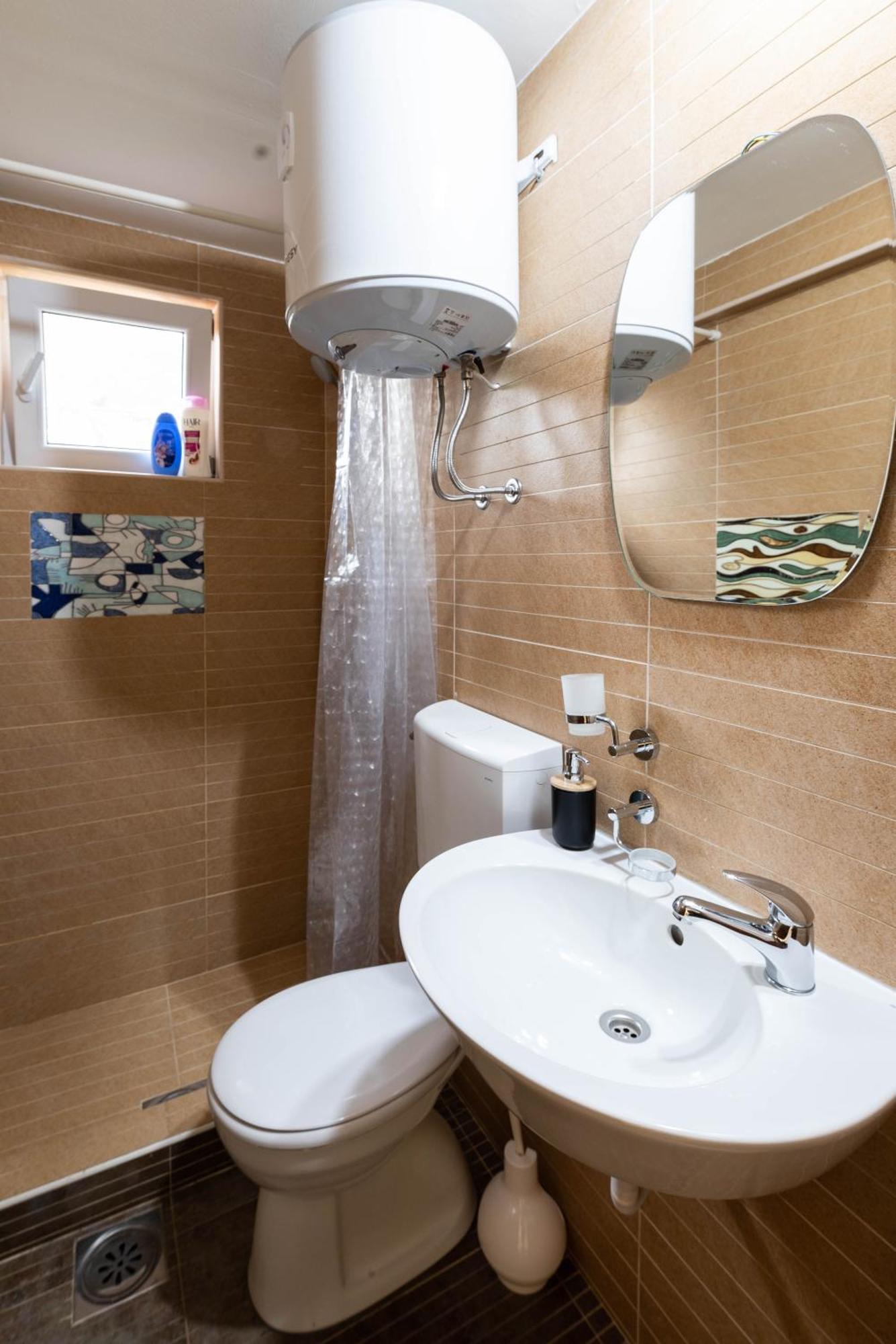 Studio Apartment Cudo Nevidjeno Karuc ภายนอก รูปภาพ